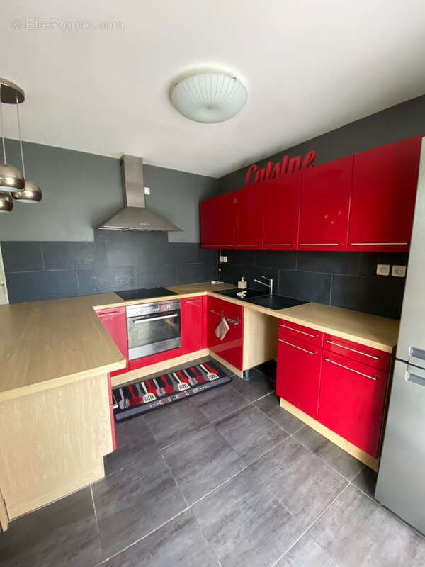 Maison familiale 3 chambres à vendre   Proche écoles, commerces, transports et toutes commodités - photo 5