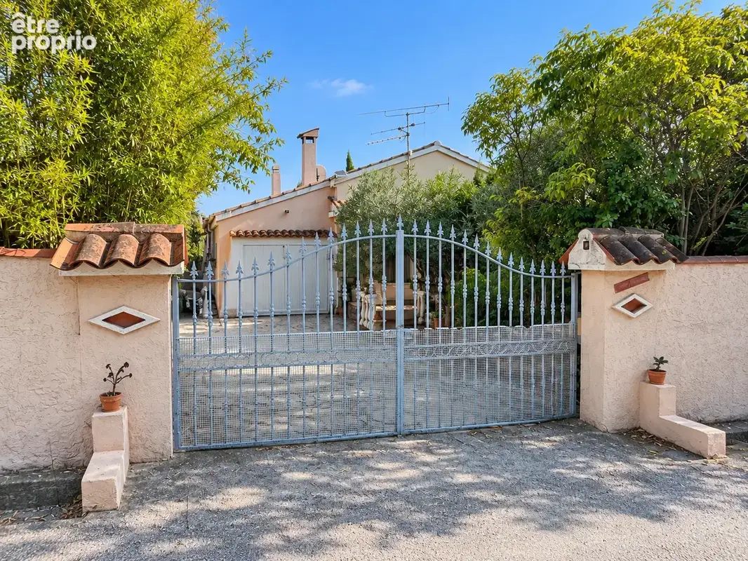 Terrain de 1097 m2 avec maison existante - Zone d'activité Puget sur Argens - photo 3