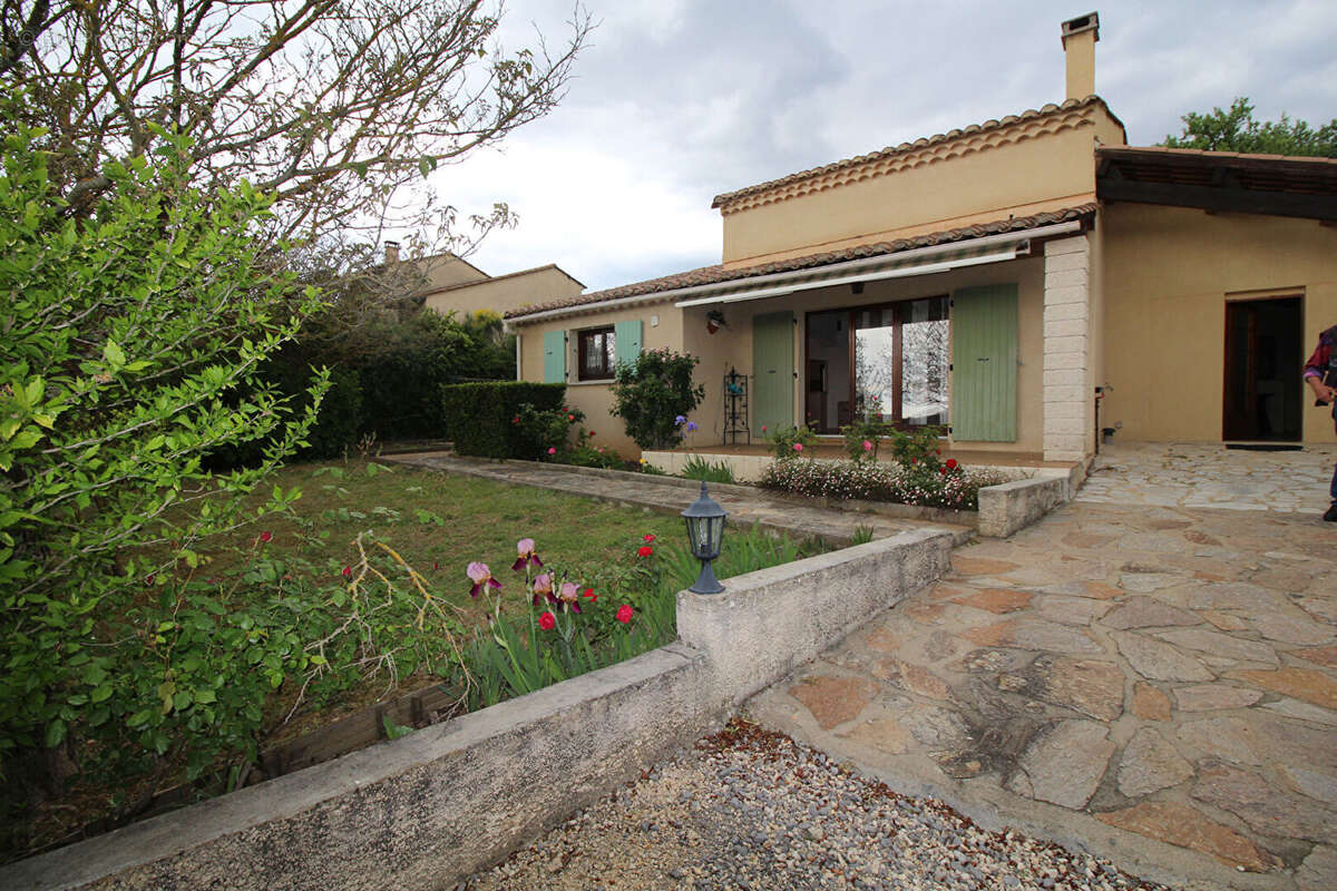 Maison dans un environnement calme - photo 2