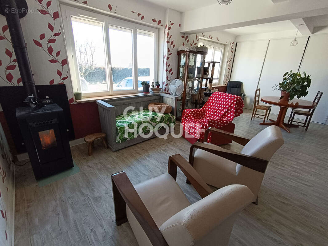 Maison à NOIRETABLE