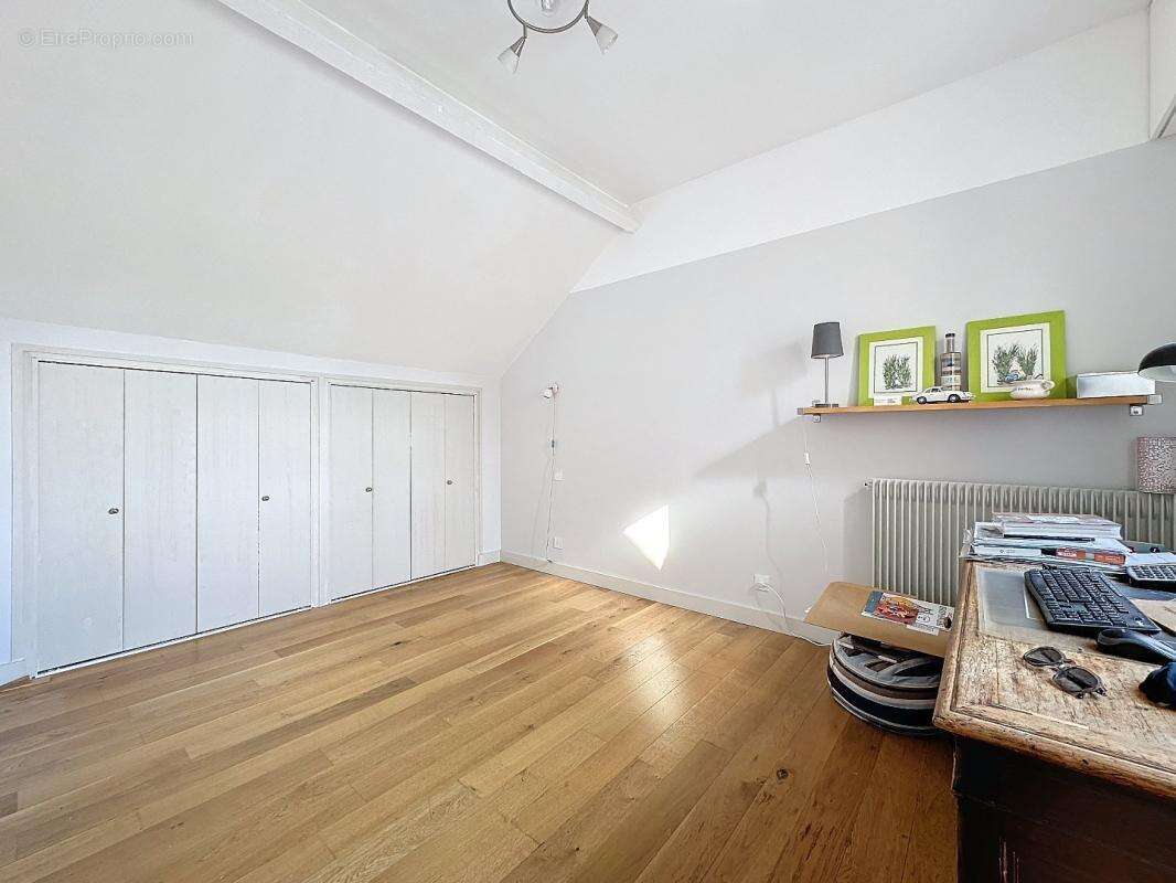 Maison à LUC-LA-PRIMAUBE