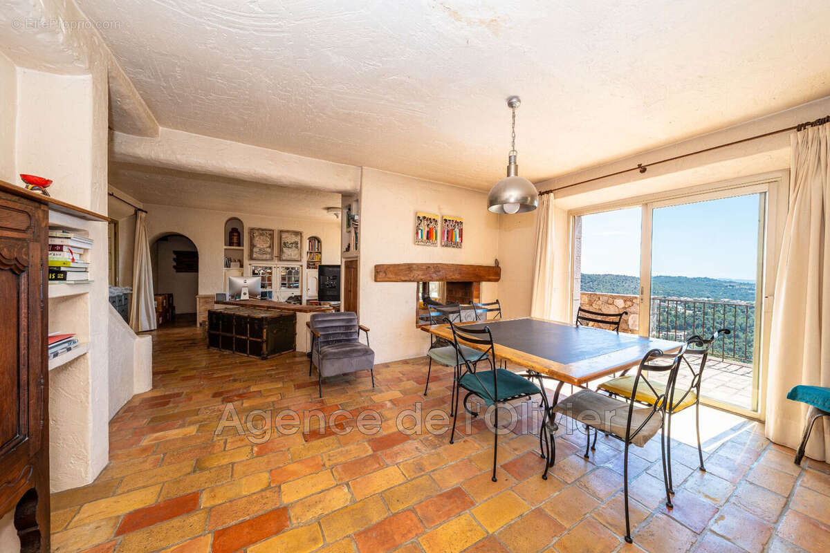 Maison 190 m² à Le Tignet  - photo 8