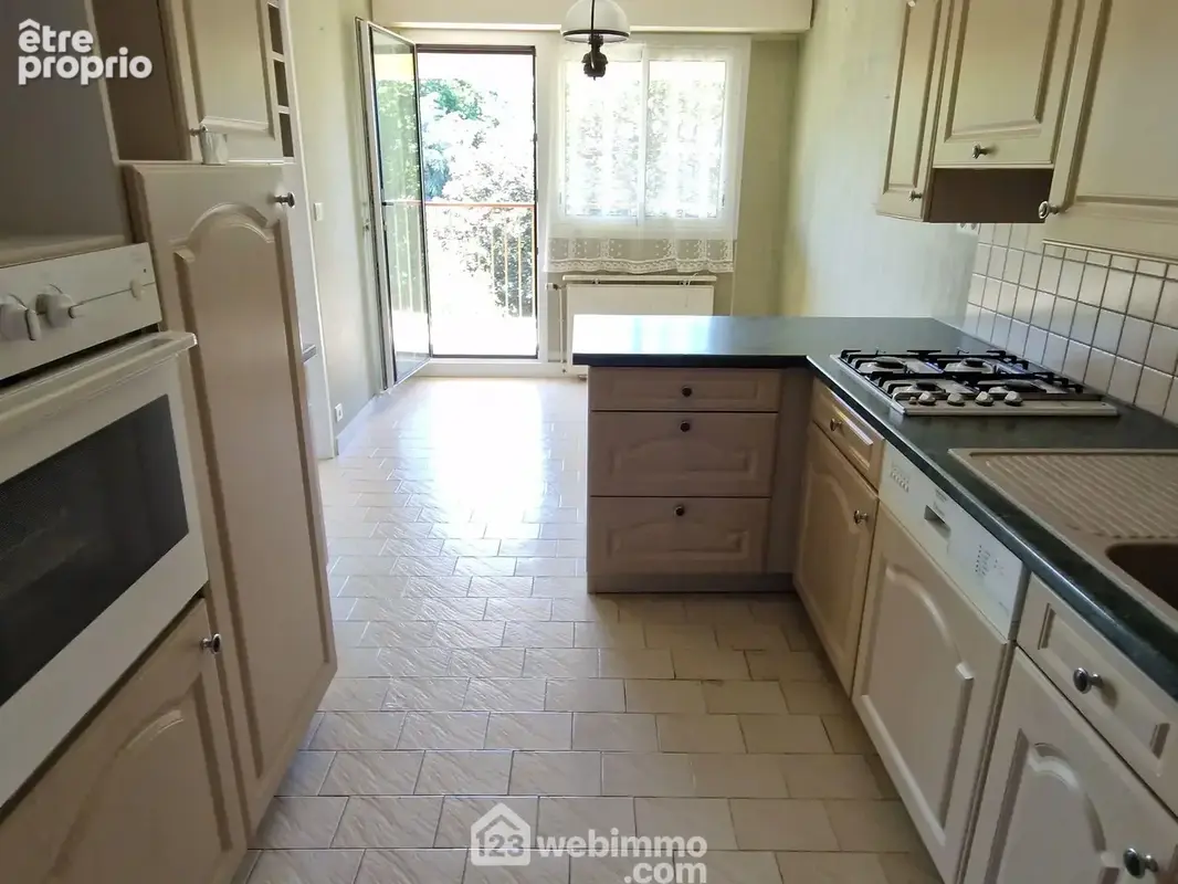 Appartement 4 pièces 96 m² à vendre à La Roche-Sur-Yon (85000) - photo 24