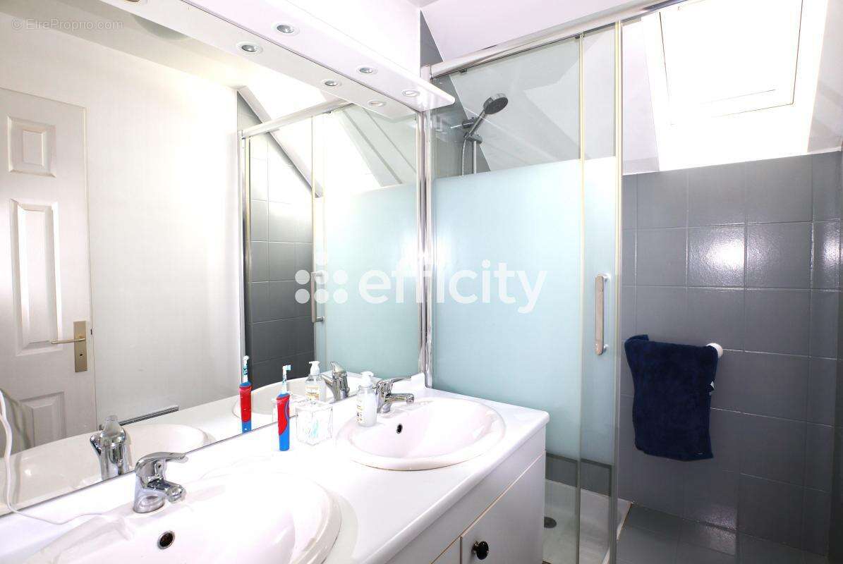 Maison à MORAINVILLIERS