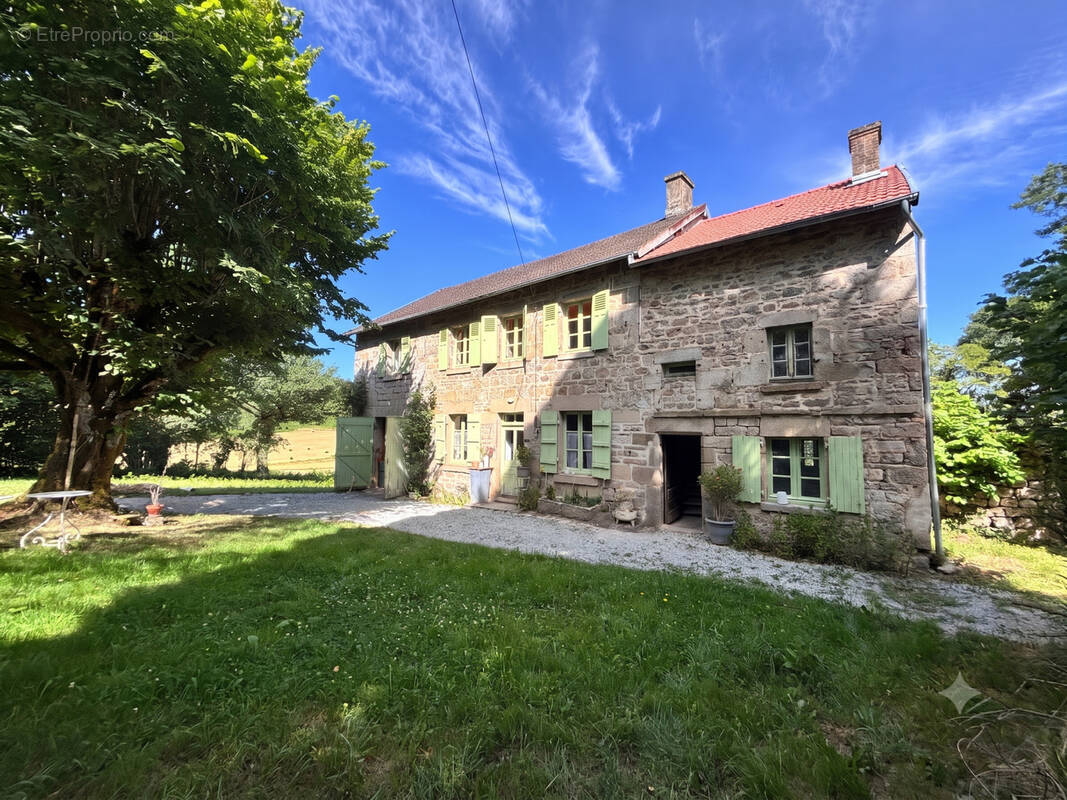 Maison à SAINT-PIERRE-BELLEVUE