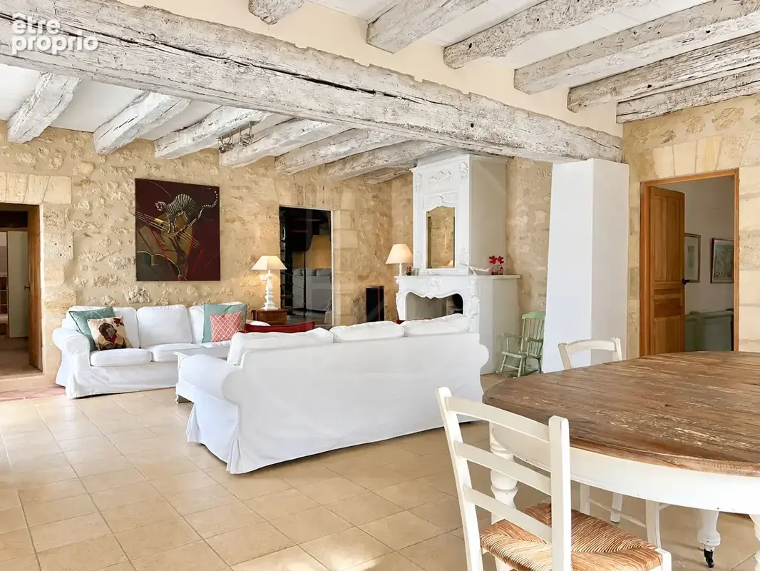 Élégante propriété de caractère avec piscine - photo 6