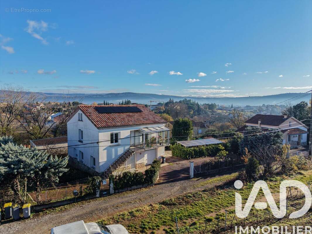Photo 3 - Maison à SAINT-ETIENNE-DE-FONTBELLON