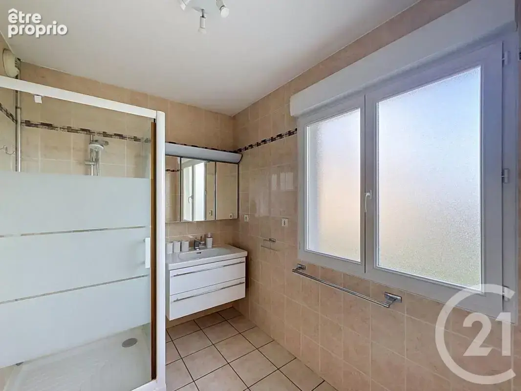 Appartement 3 pièces 79 m² à vendre à Corbas (69960) - photo 9