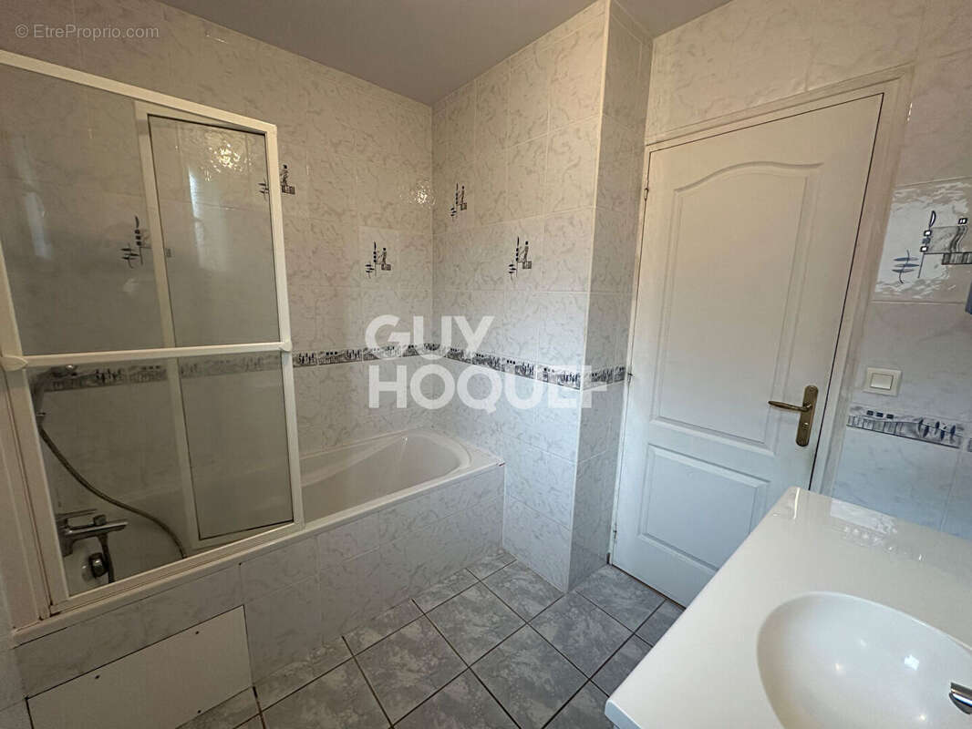 Appartement à PERIERS