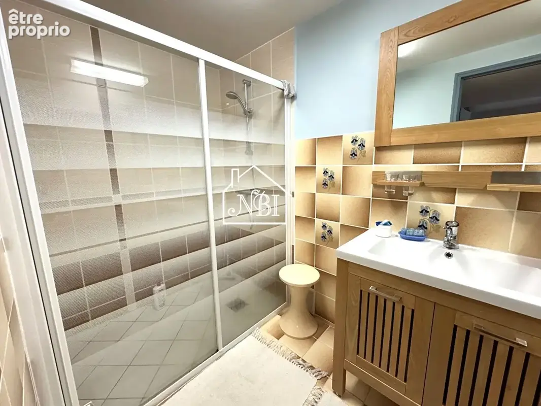 À VENDRE Propriété 5 pièces sur terrain 1300 m2 LAVAL CENTRE - photo 7