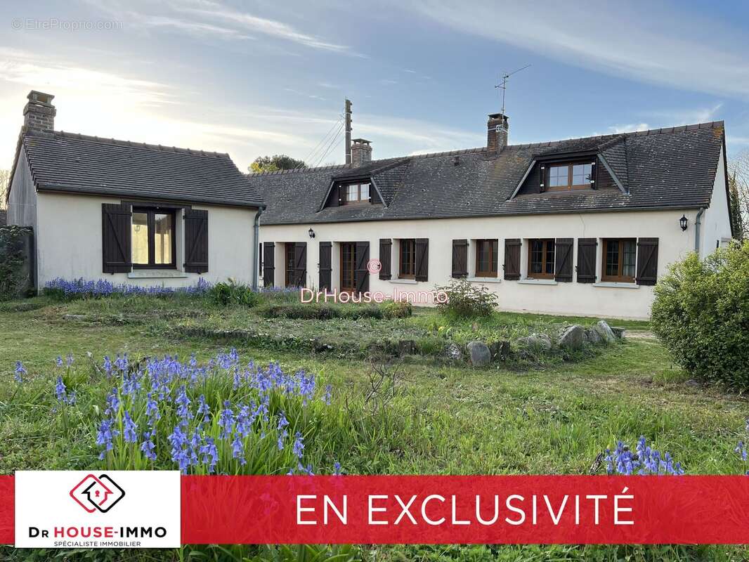 Maison à MEZERAY
