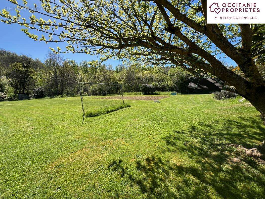 Maison à MONTBRUN-BOCAGE