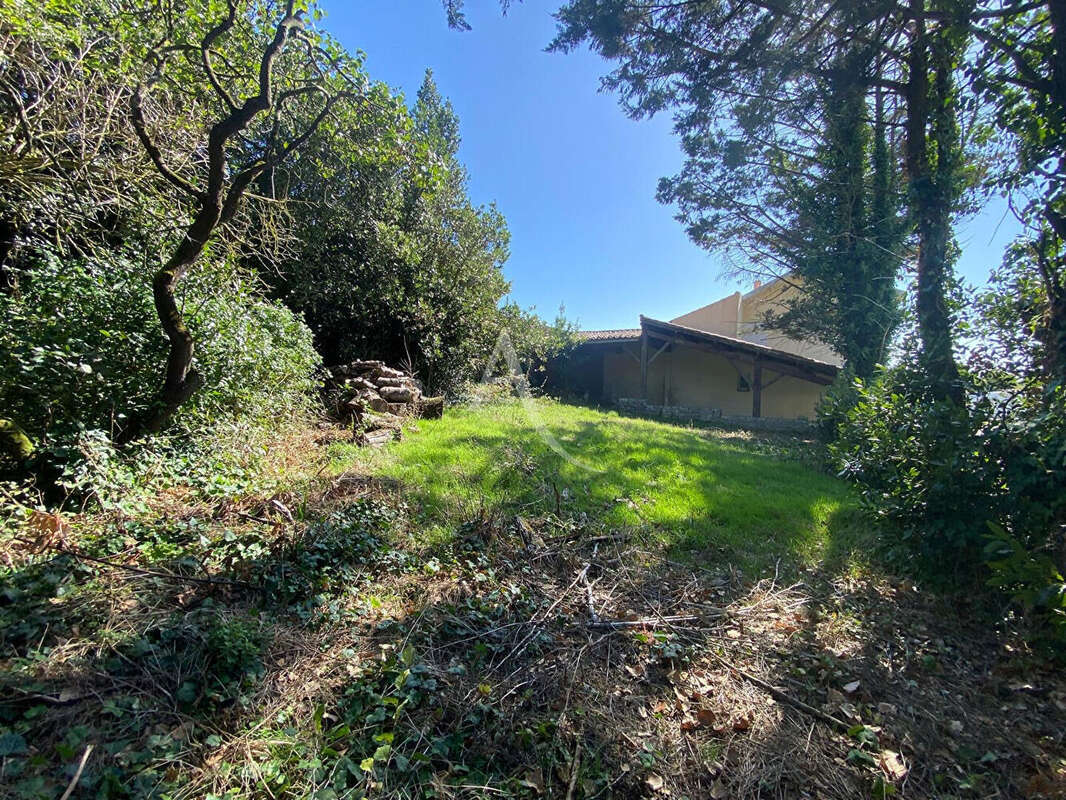 Terrain à SAINT-MICHEL-EN-L&#039;HERM
