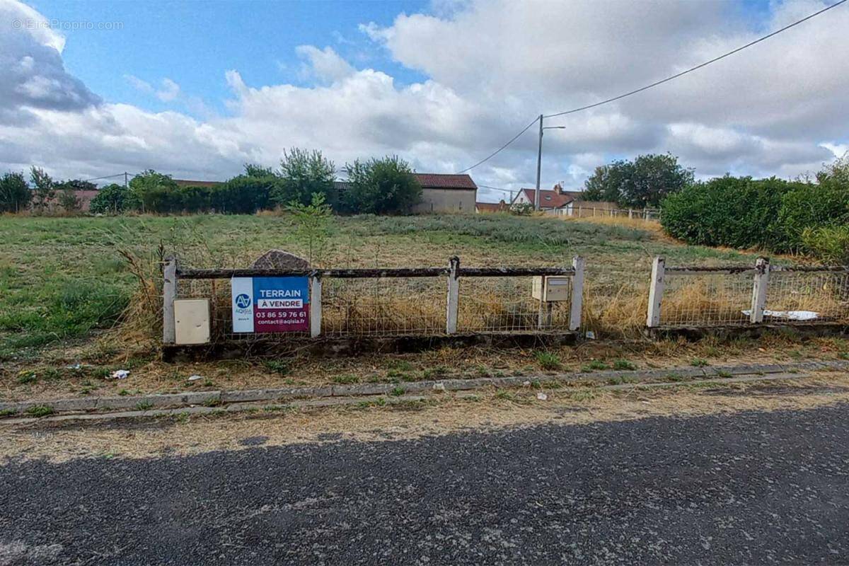 Terrain à MONTCEAU-LES-MINES
