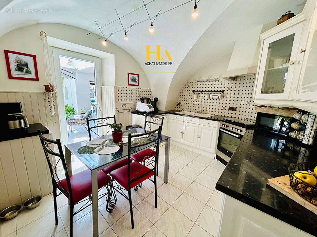 Maison à MONTELIMAR