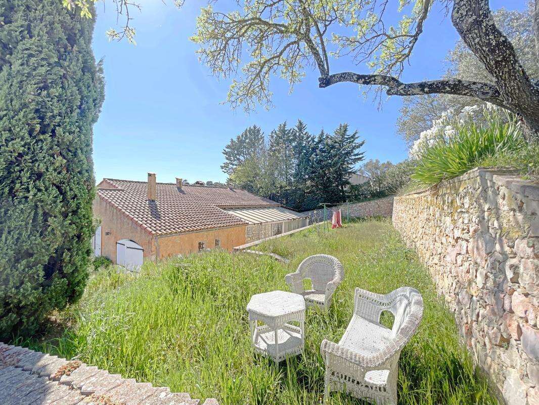 Maison à GINASSERVIS