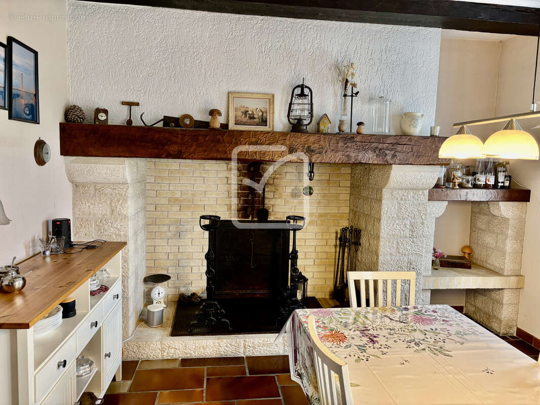 Maison à ARNAC-POMPADOUR