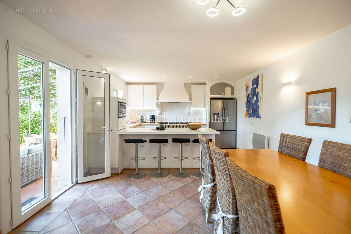 Maison à LES ISSAMBRES