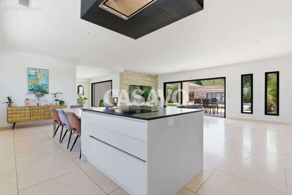 Maison à LE PUY-SAINTE-REPARADE