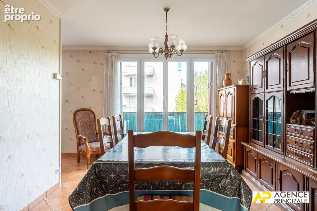 Appartement à LE MESNIL-LE-ROI