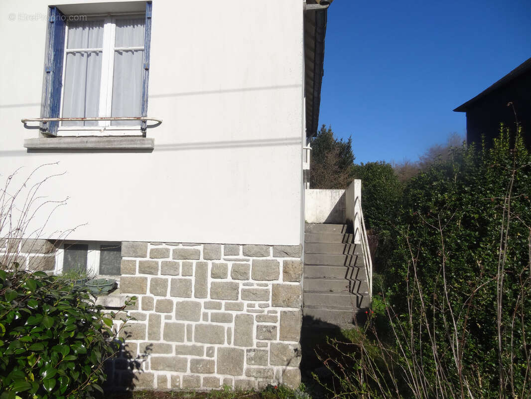 Maison à ROSTRENEN