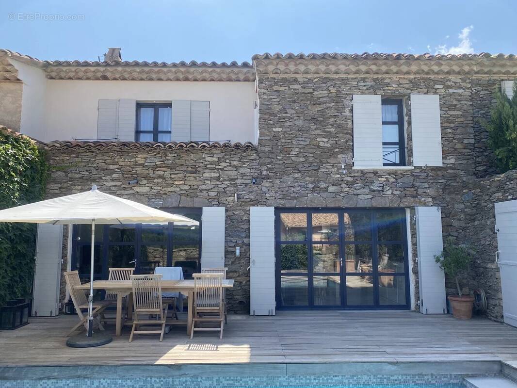 Maison à LA GARDE-FREINET