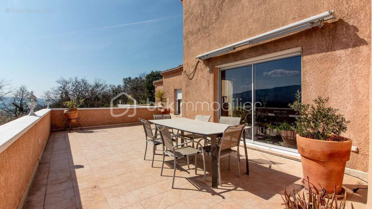 Maison à MONTELIMAR