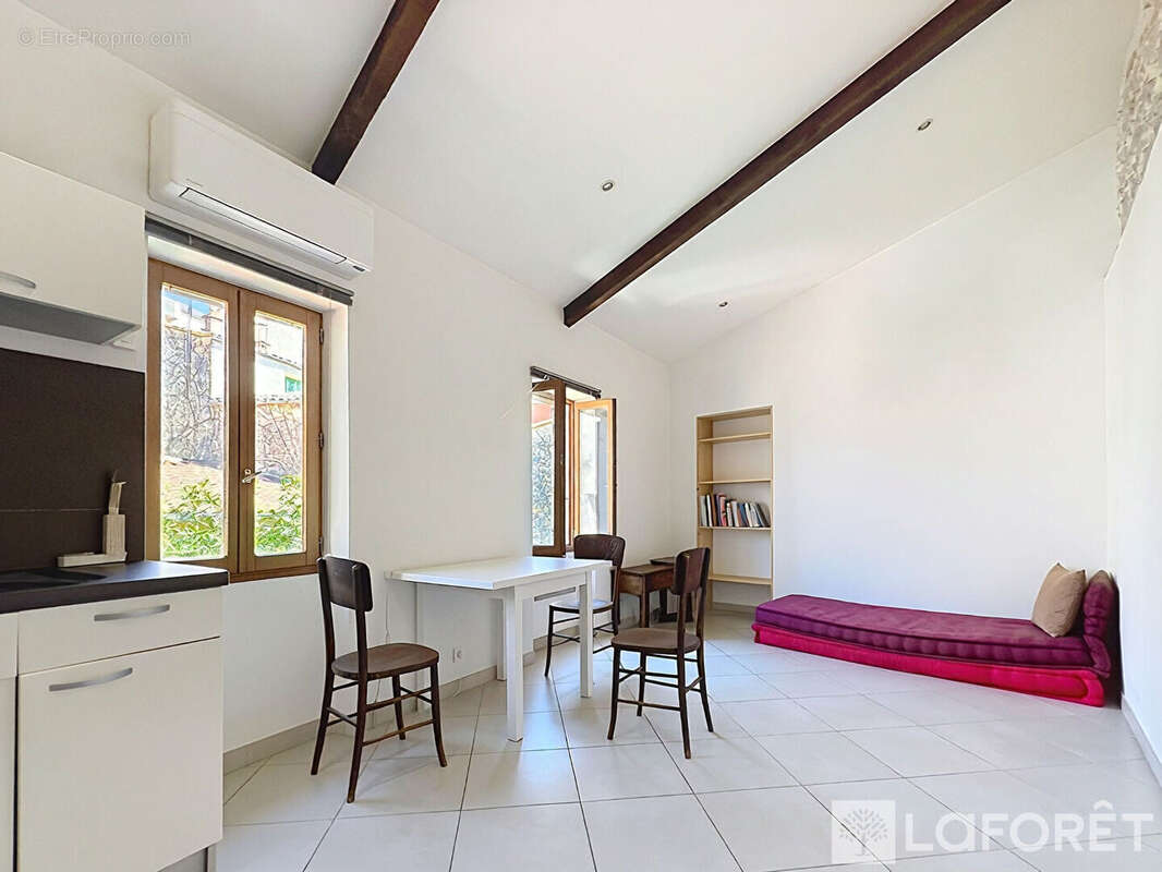 Appartement à LA TURBIE