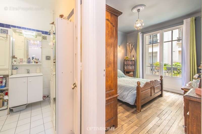 Appartement à PARIS-16E