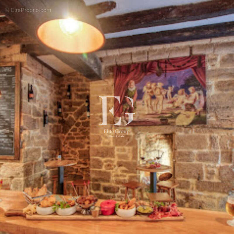 Commerce à SARLAT-LA-CANEDA