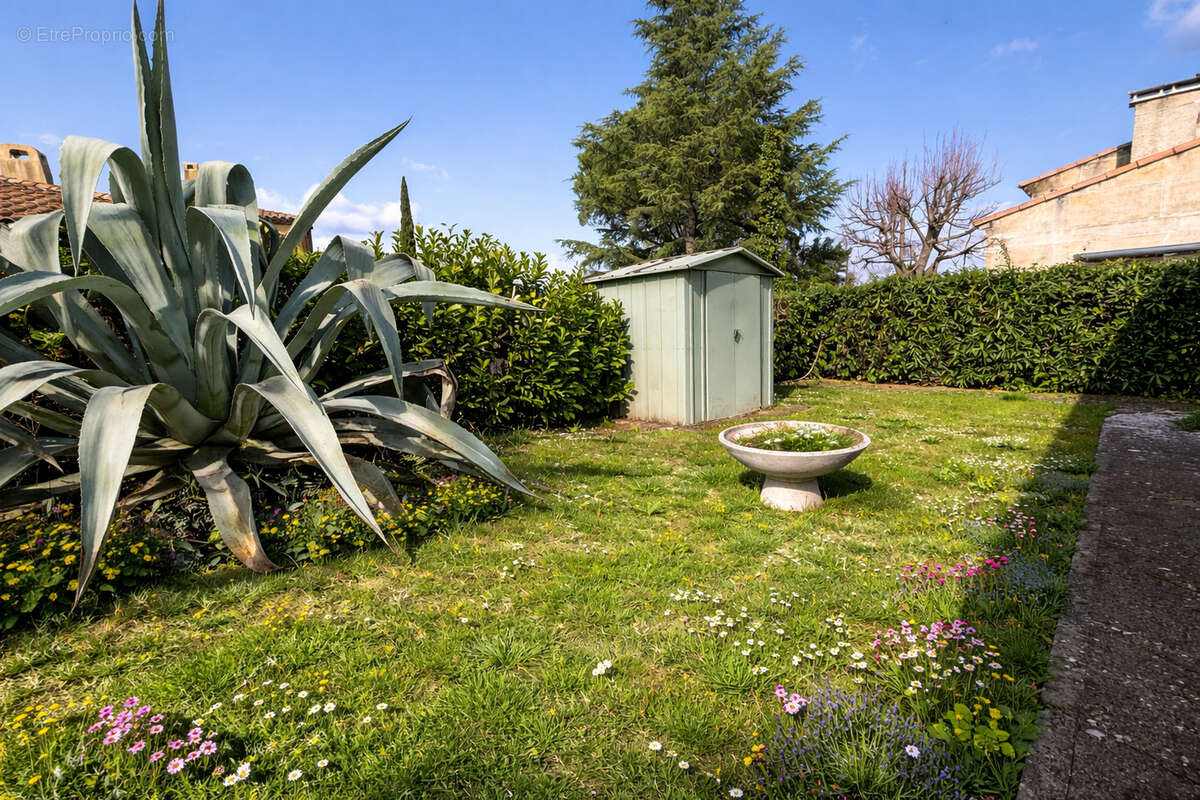 Maison de plain-pied - 93 m² - Terrain 407 m² - Environnement calme en impasse - photo 3