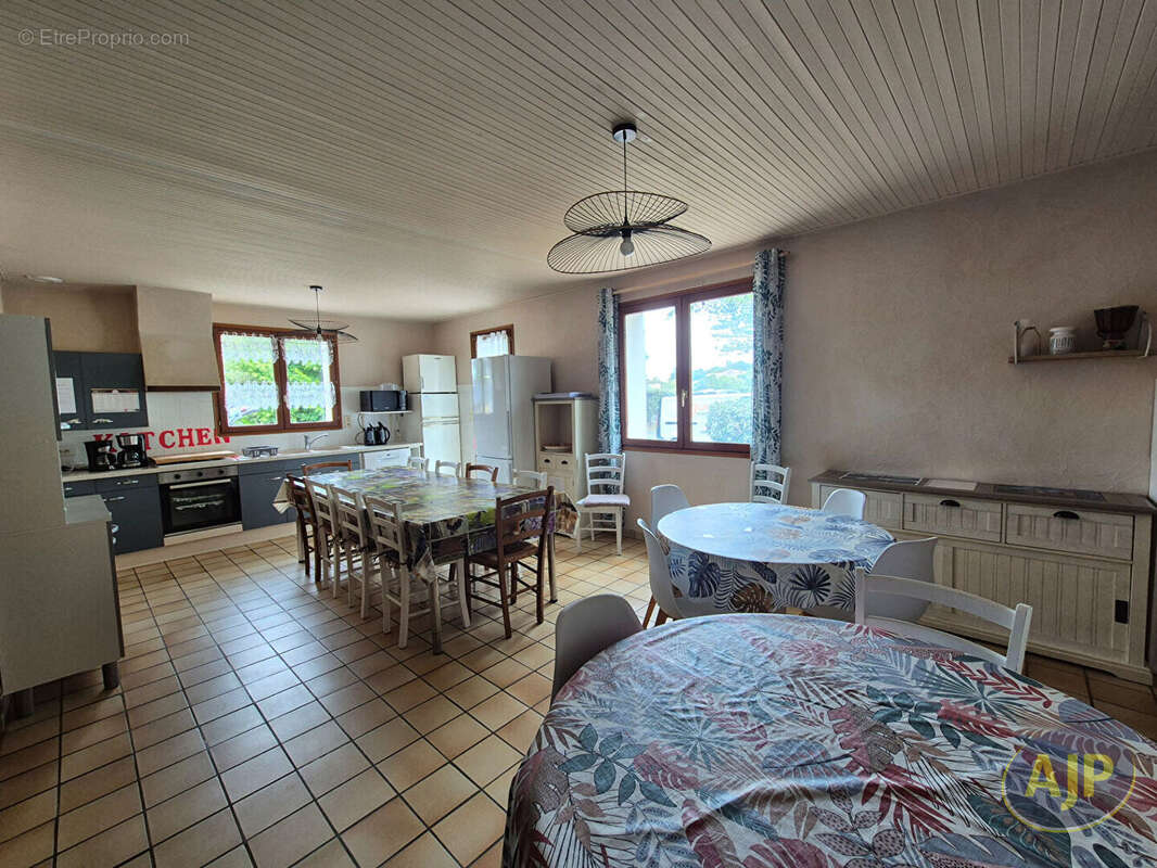 Maison à COMMEQUIERS