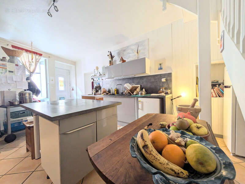 Maison de ville a cottance - 160 m² - salon et sejour - 4 chambres - exterieur - puits - photo 3