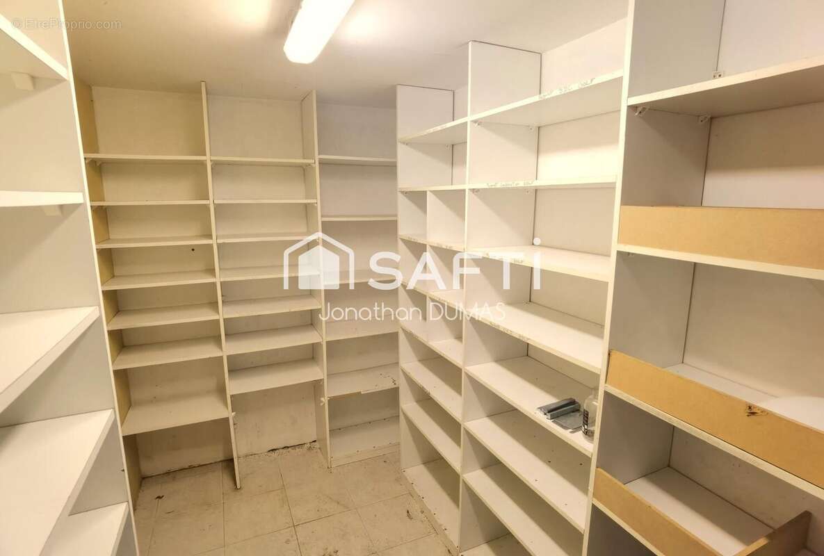 Photo 8 - Commerce à BALMA