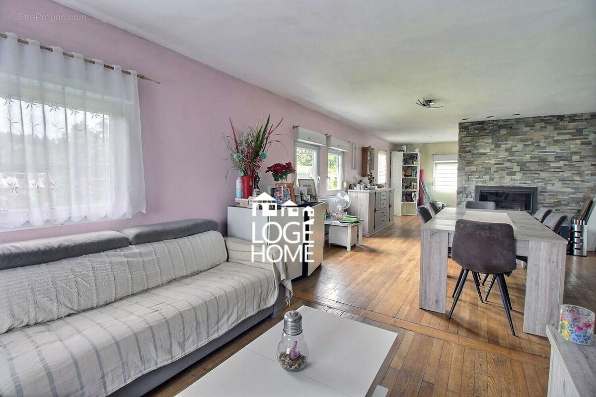 Espace Salon - Maison à DOURGES