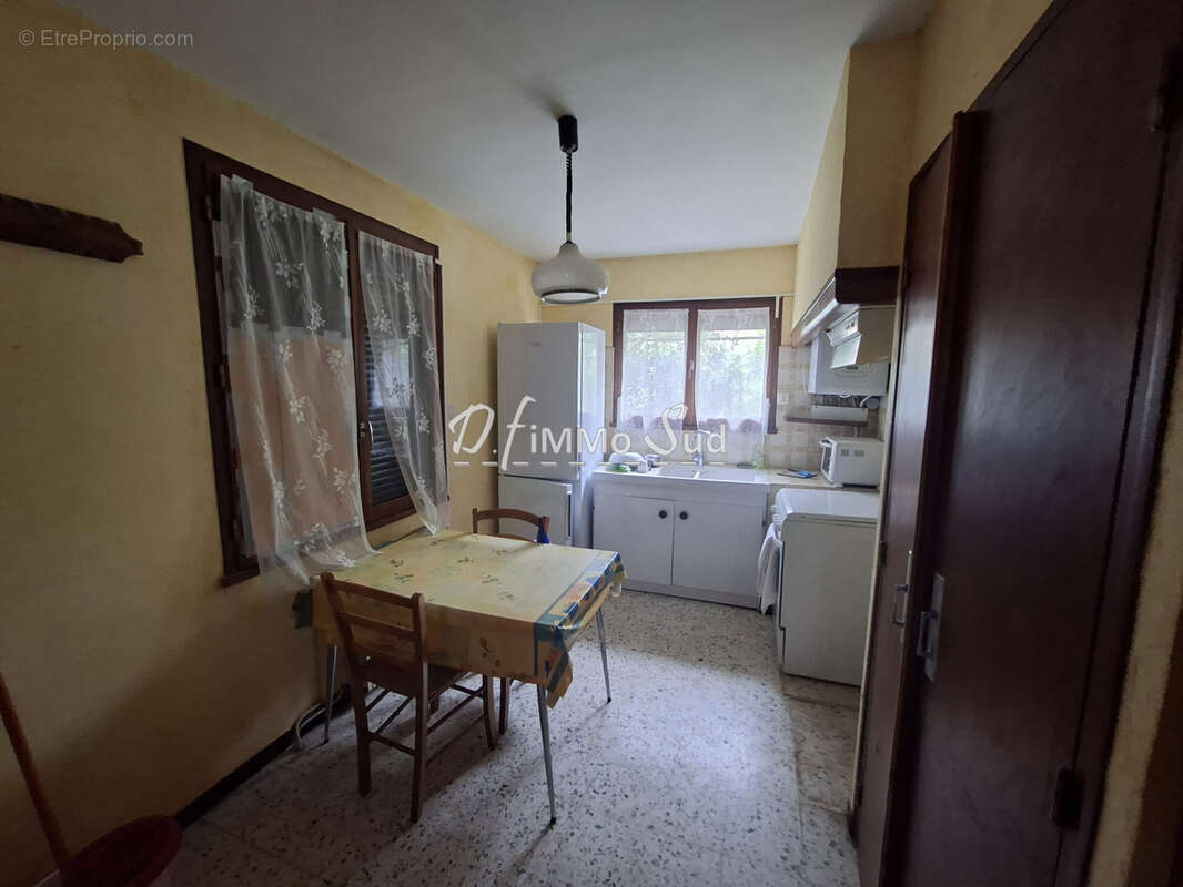 Maison en R+1 avec garage et extérieur - photo 8
