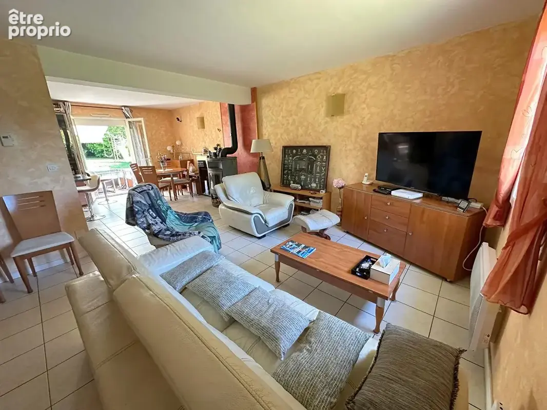 A VENDRE - Maison TRIE CHATEAU - 5 chambres - 122 m2/ Garage / Dépendance/ 1000 m² terrain - photo 4