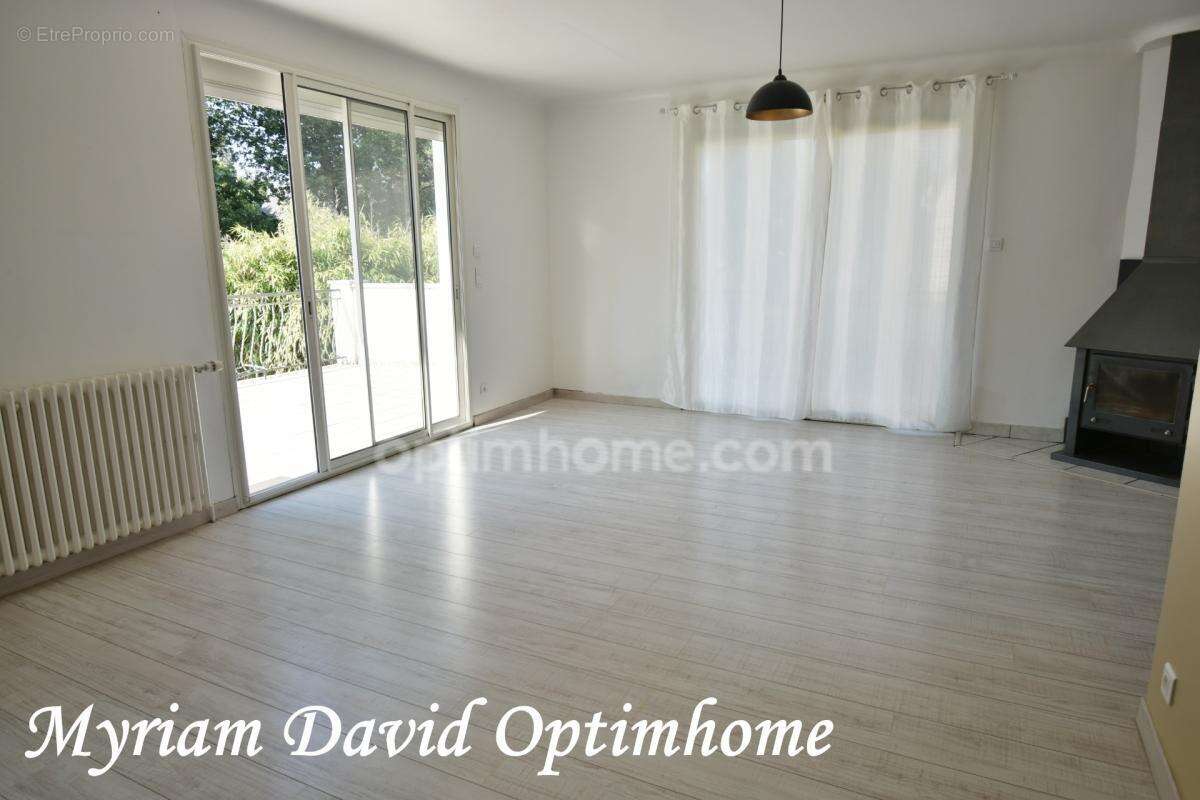 Maison familiale 171 m² – DPE C – 5 chambres – Terrain paysagé de 2 400 m² – Rostrenen - photo 34