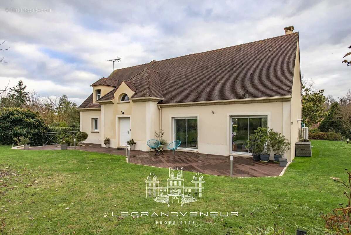 Maison à GREZ-SUR-LOING