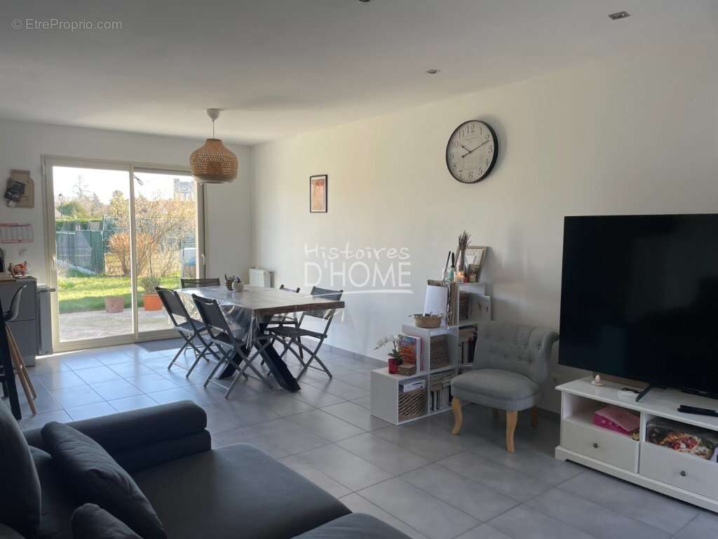 Maison à JOUY-LE-CHATEL