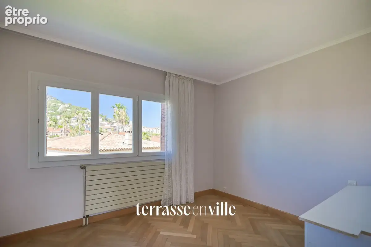 Hyeres - centre - t3 dernier etage terrasse - photo 8