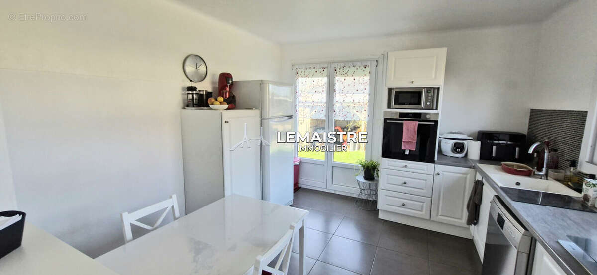 Maison à vendre - Yvetot - Quartier du Fay - 160 m² - 5 chambres - Sous-sol complet - Terrain 1535 m² - photo 14