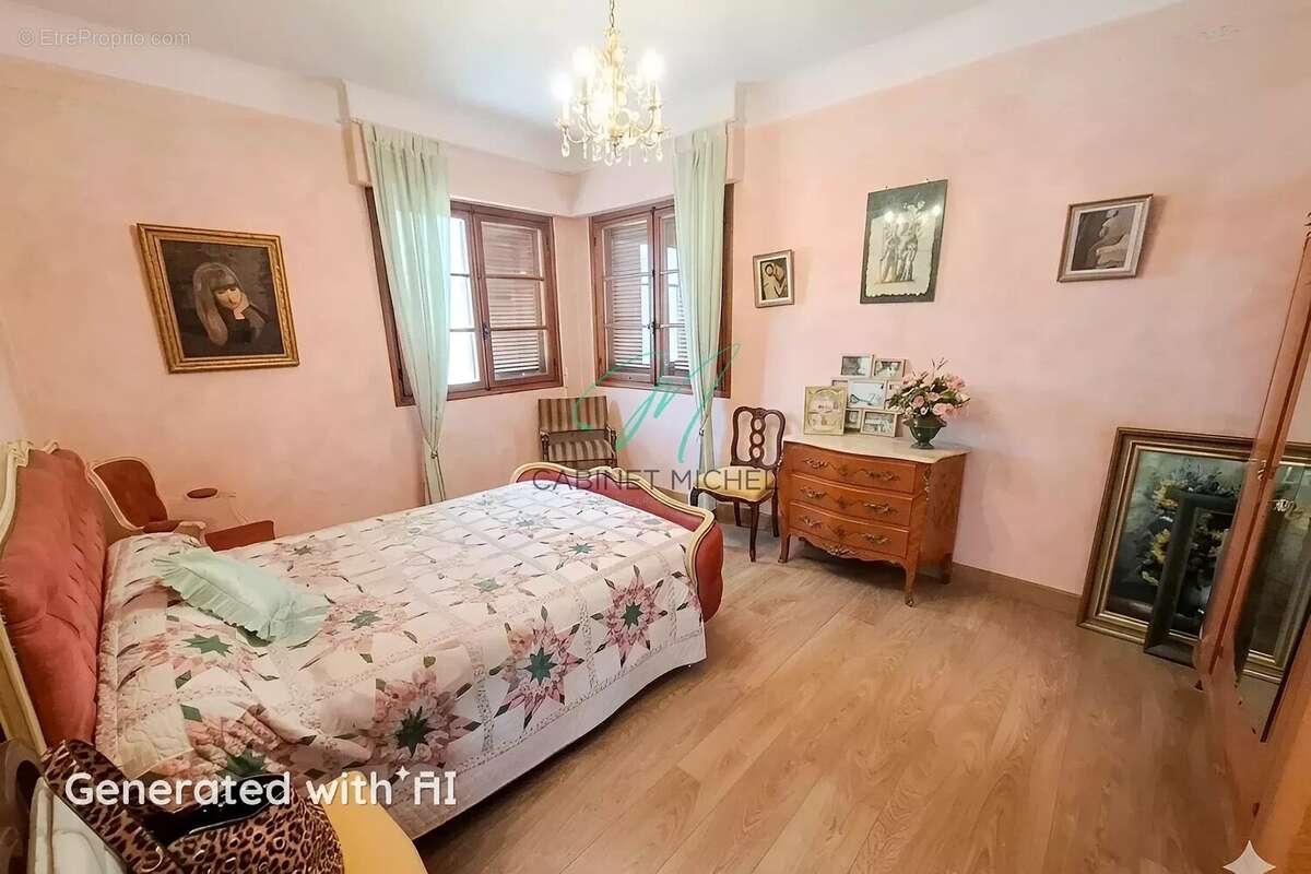 Maison à ROQUEFORT-LES-PINS