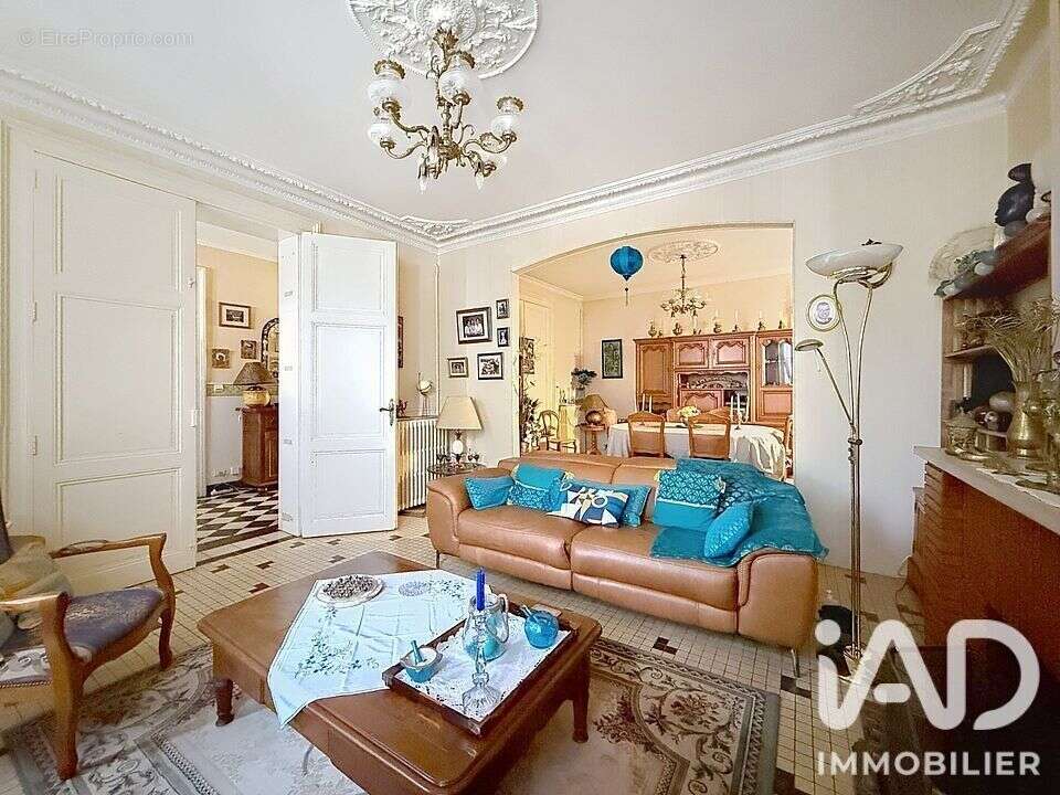 Maison 369 m² à Layrac  - photo 9