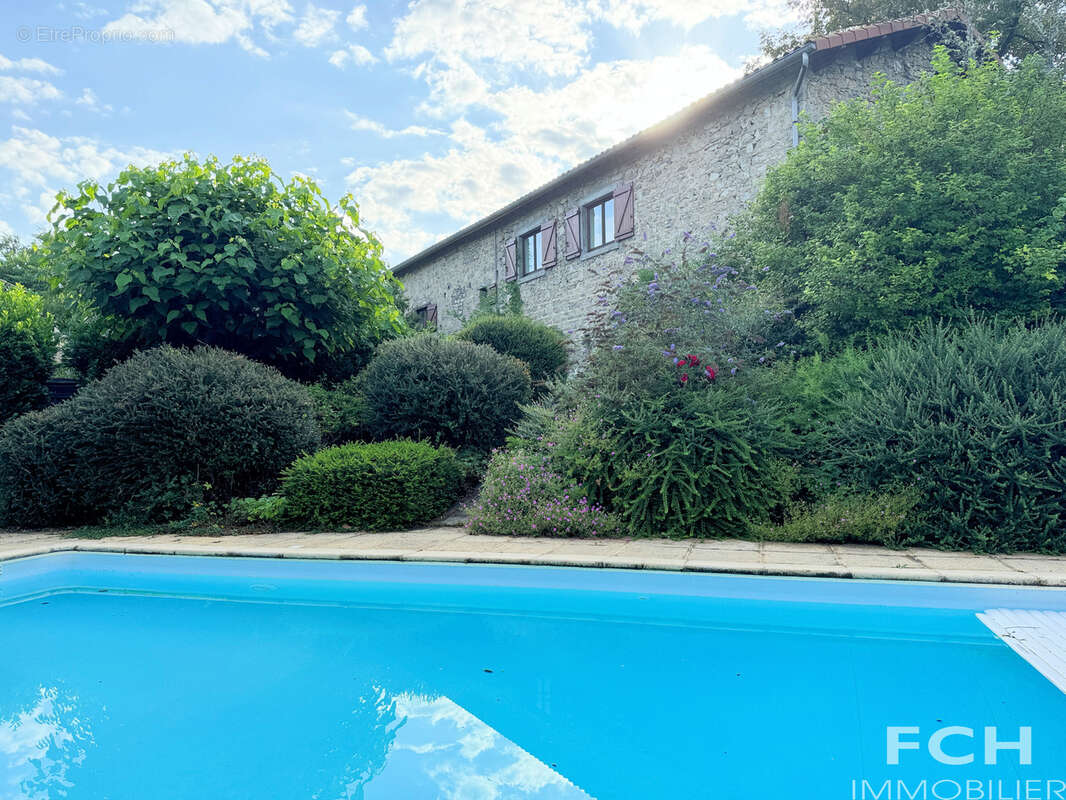 Maison en pierres avec grange et piscine - photo 3
