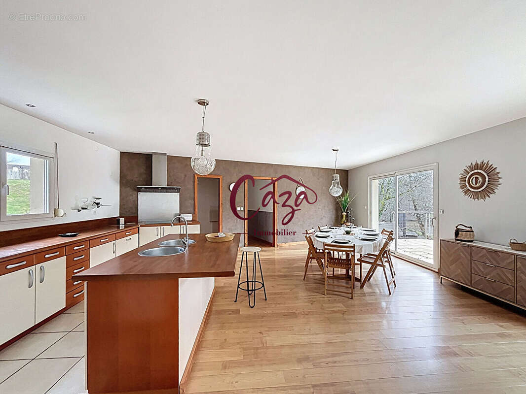 Maison à FARGUES-SAINT-HILAIRE