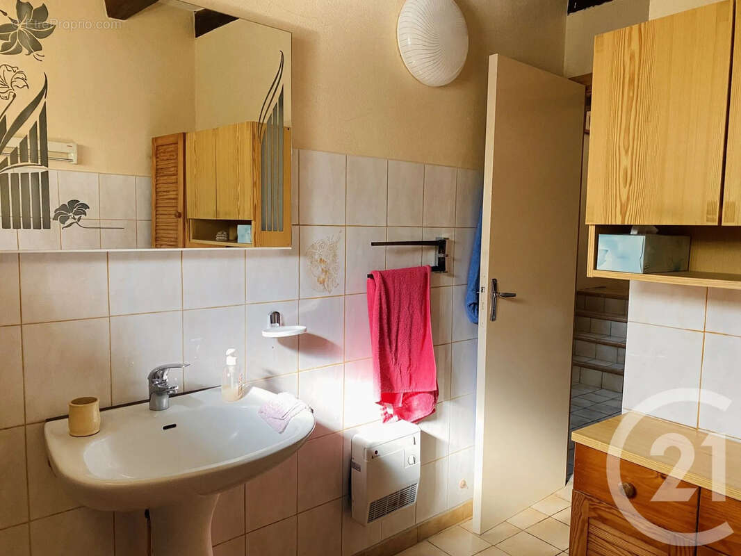 Maison 108 m² à Humbligny  - photo 8