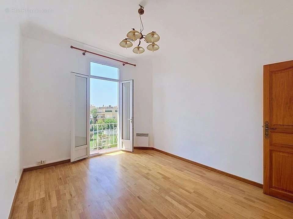 CANNES basse Californie,  immeuble de 145m² habitables en "monopropriété" - photo 3