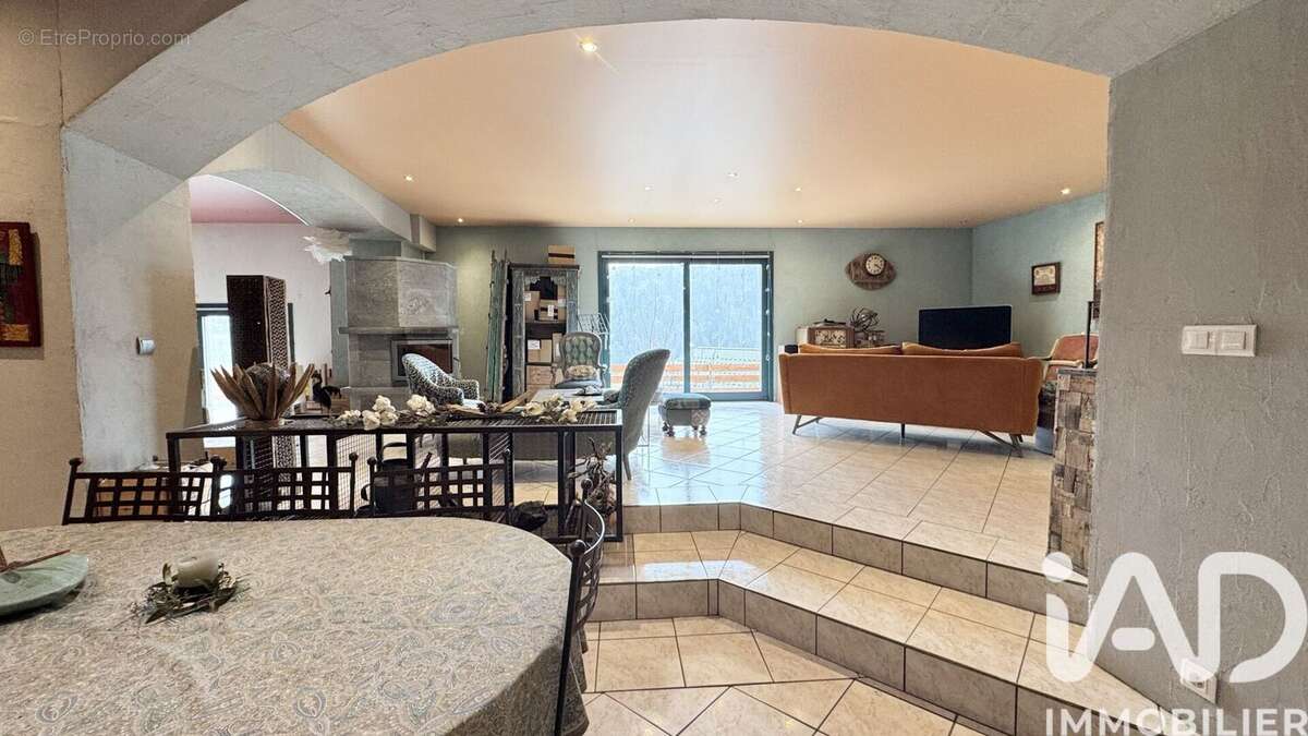 Maison 277 m² à Saint-Sigismond  - photo 6