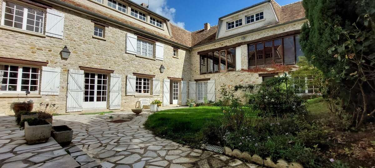 Maison à MONTFORT-L'AMAURY